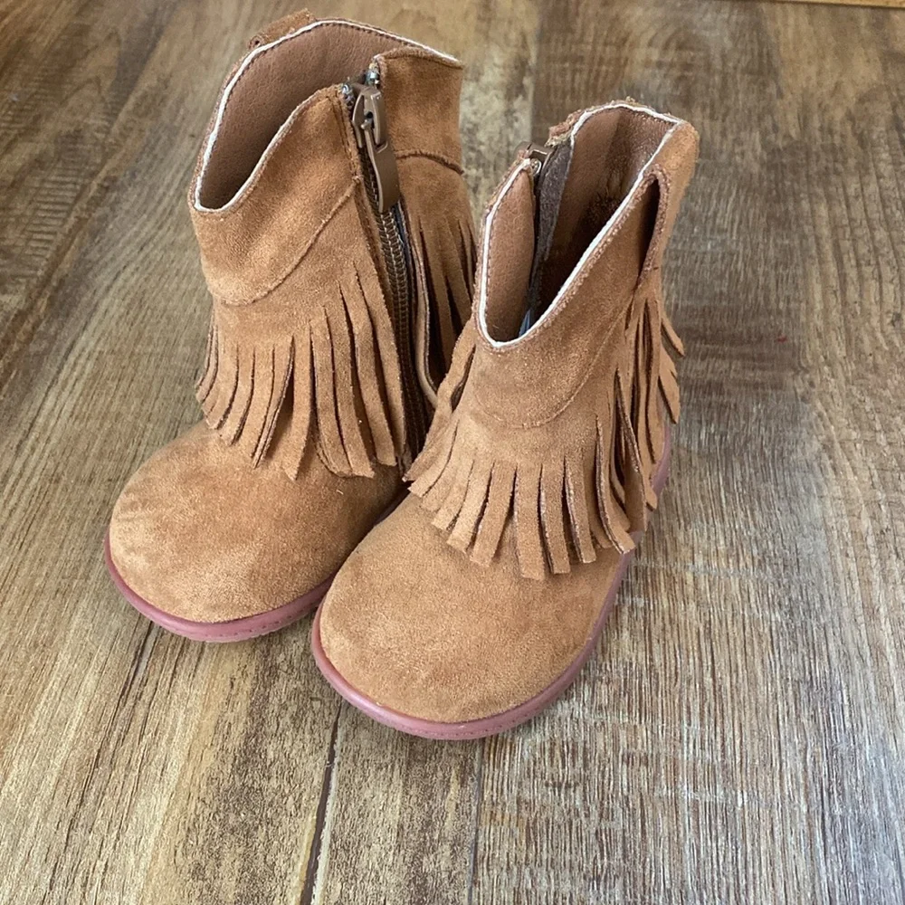 toddler brown zip up moccasin boots with fringe size 4